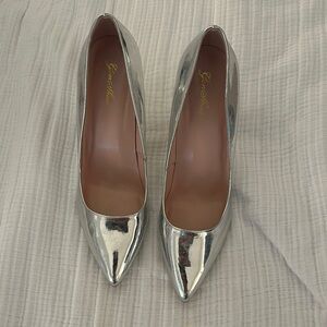 Silver Metallic Pointed Toe Pumps